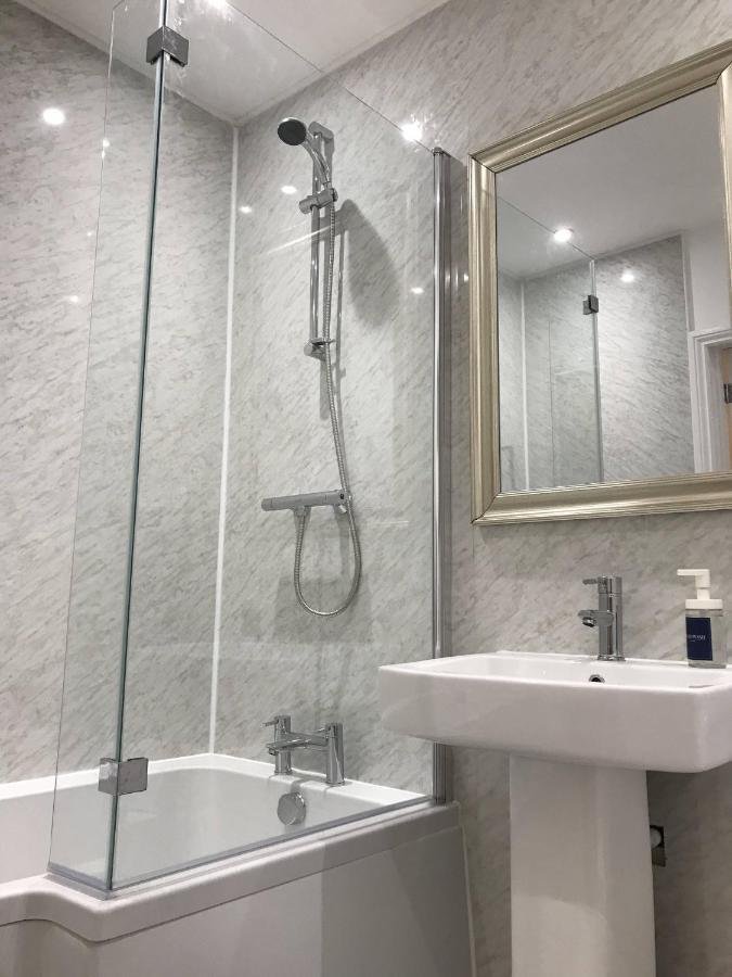 Stylish Modern 3-Bed House Nr Manchester City Ctr Whitefield Esterno foto