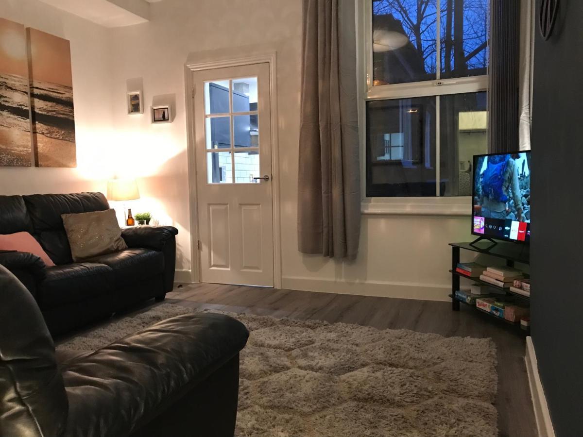Stylish Modern 3-Bed House Nr Manchester City Ctr Whitefield Esterno foto